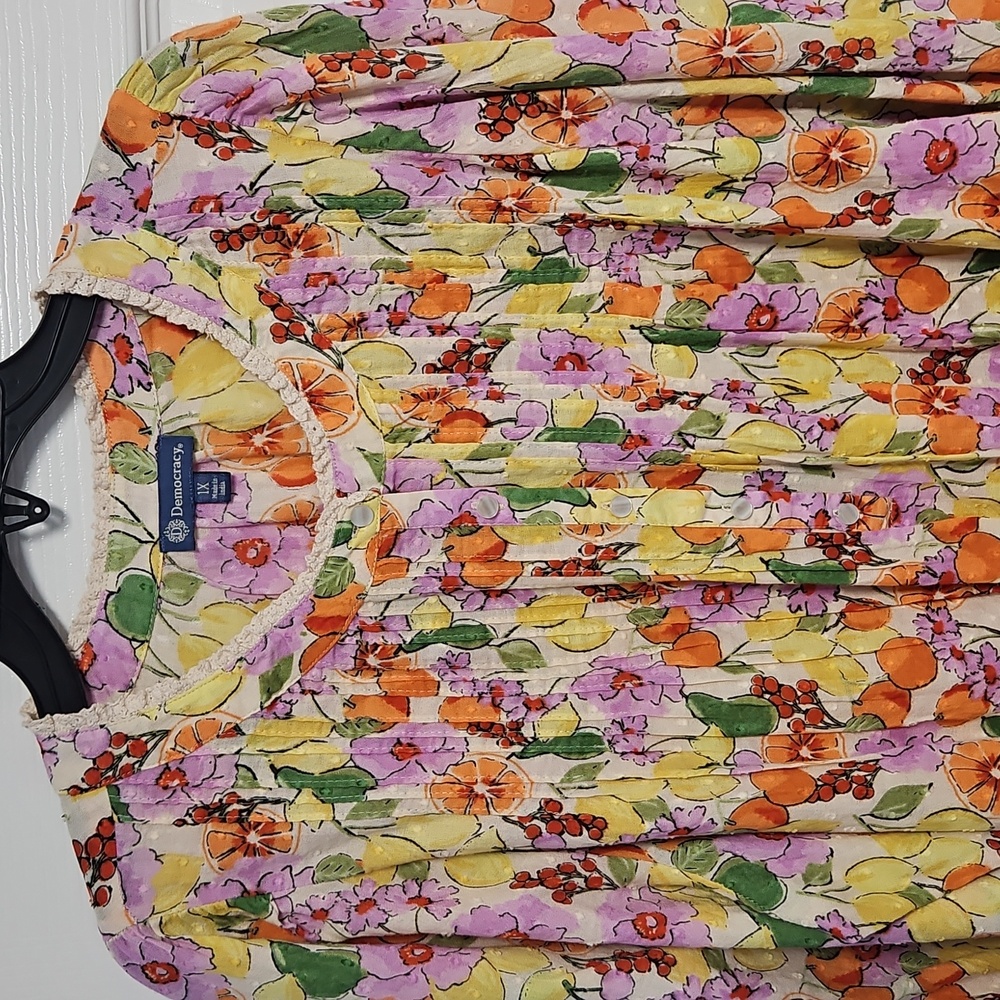 Democracy 3/4 Balloon Sleeve Lace Detail Tunic: Fruit/Floral Print: Size- 1X